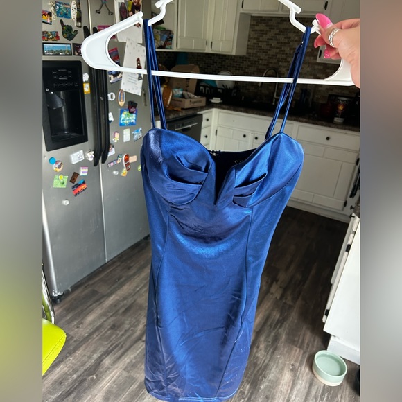 Blue Windsor homecoming dress size M - Picture 1 of 4